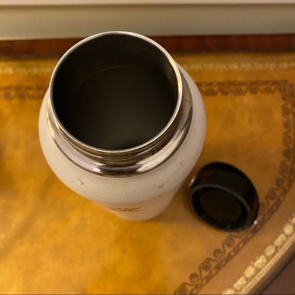 Hydro Flask 40 Ounce Wide Mouth Cap Water Bottle in White - Picture 4 of 6